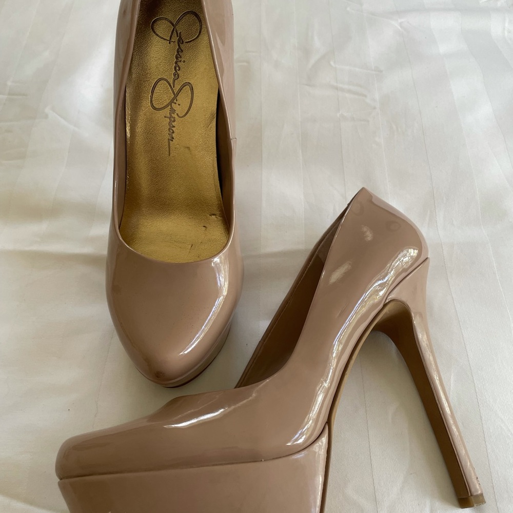 Jessica Simpson platform parent leather beige pumps